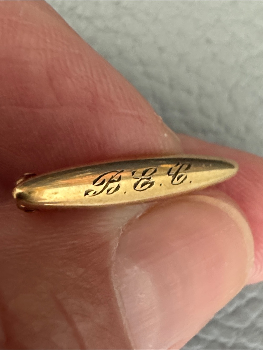 ANTIQUE 14K GOLD ENGRAVED BAR CONNECTOR BROOCH PIN .75”